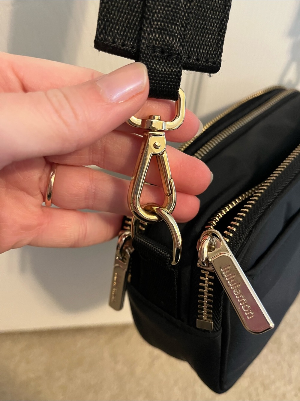 Lululemon Black Crossbody Bag - Picture 7 of 11